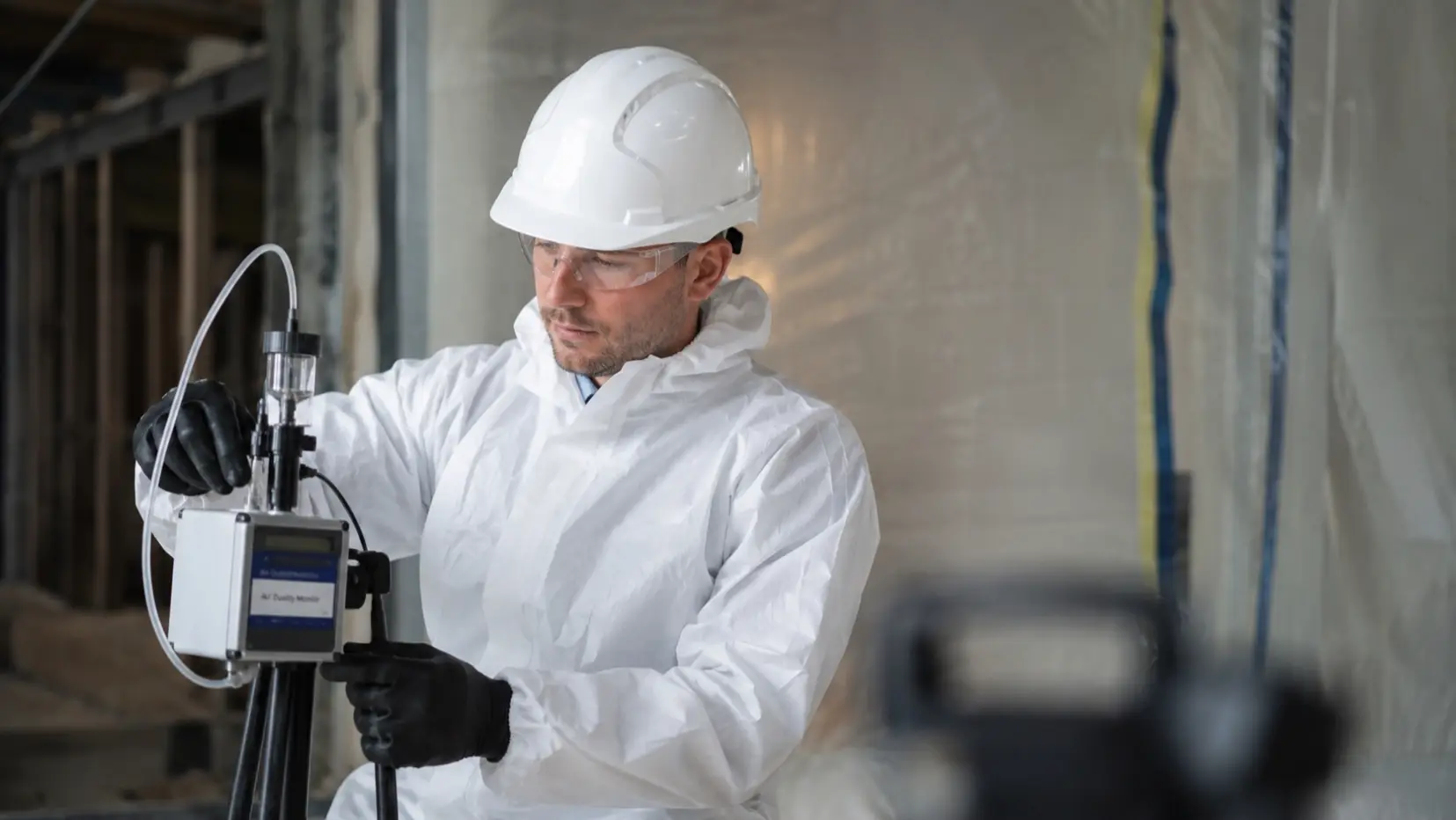 Asbestos air quality monitoring service